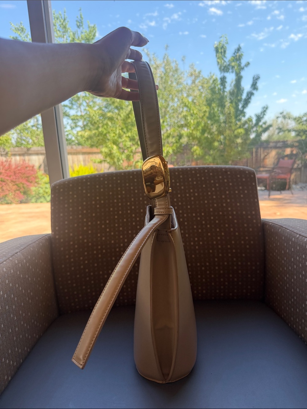 Zara Tan Leather Bucket Shoulder Bag with Gold Buckle - Picture 2 of 6